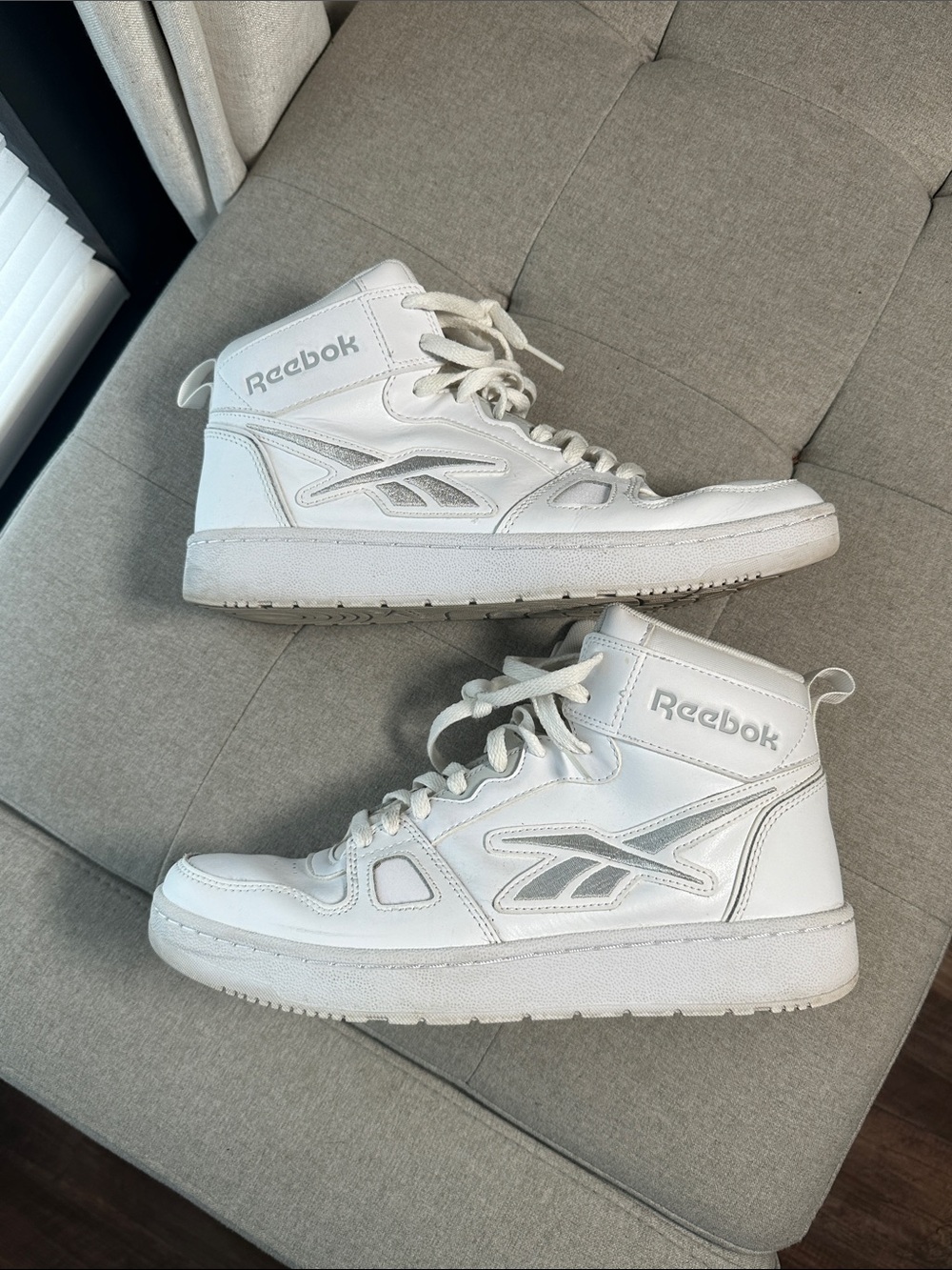 Reebok Men’s High Top Sneakers – All White Leather – Size 9 – Like New